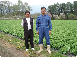 メンバーの土屋賢司さん(左)、土屋和雄さん（右）です