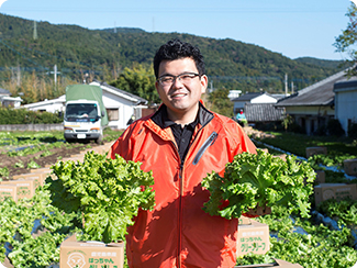 株式会社 指宿やさいの王国 代表生産者　吉元 龍馬さん