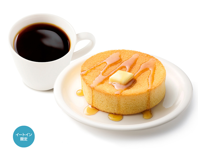 【イートイン・時間限定】ふんわりスフレパンケーキ＜メープルシロップ＞Mドリンクセット