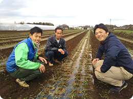 (左)宇井さん(中央)池延さん(右)森田社長