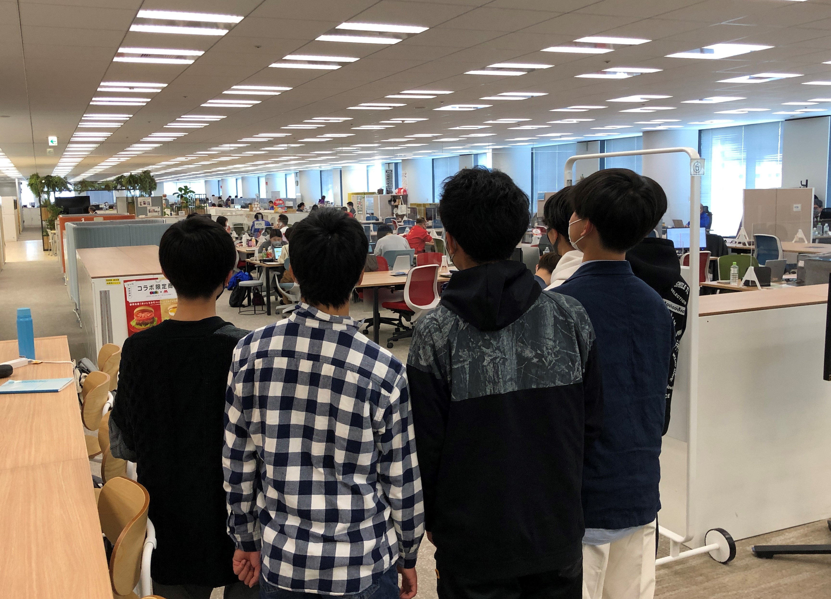 オフィス見学の様子