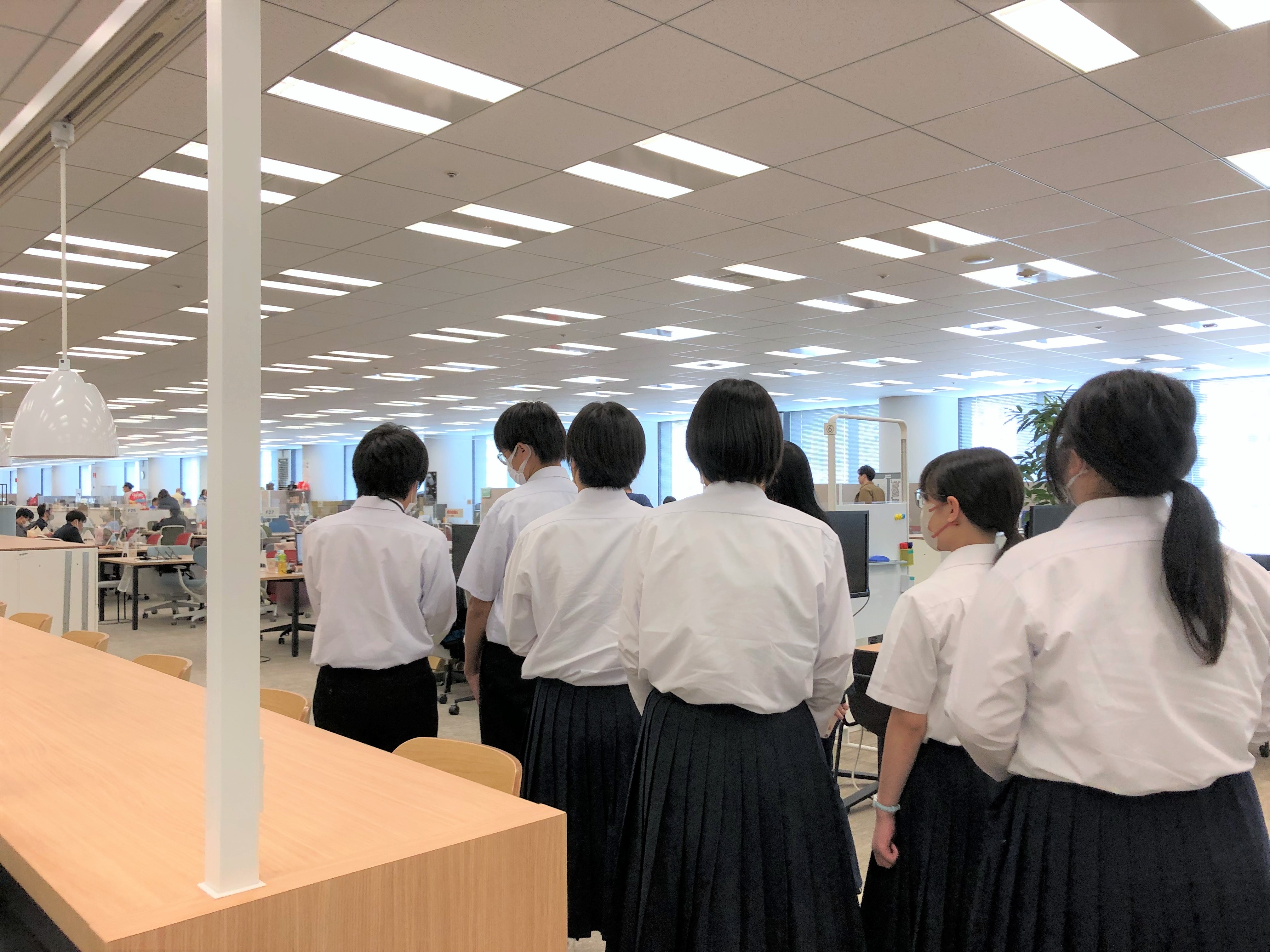 オフィス見学の様子