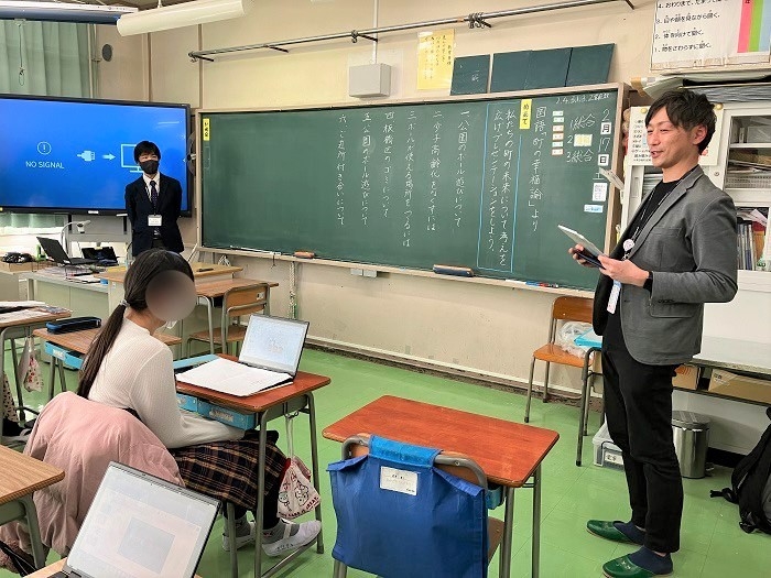 モスの社員による講評