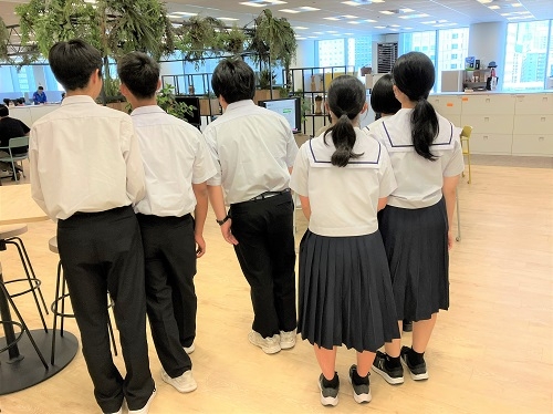 オフィス見学の様子